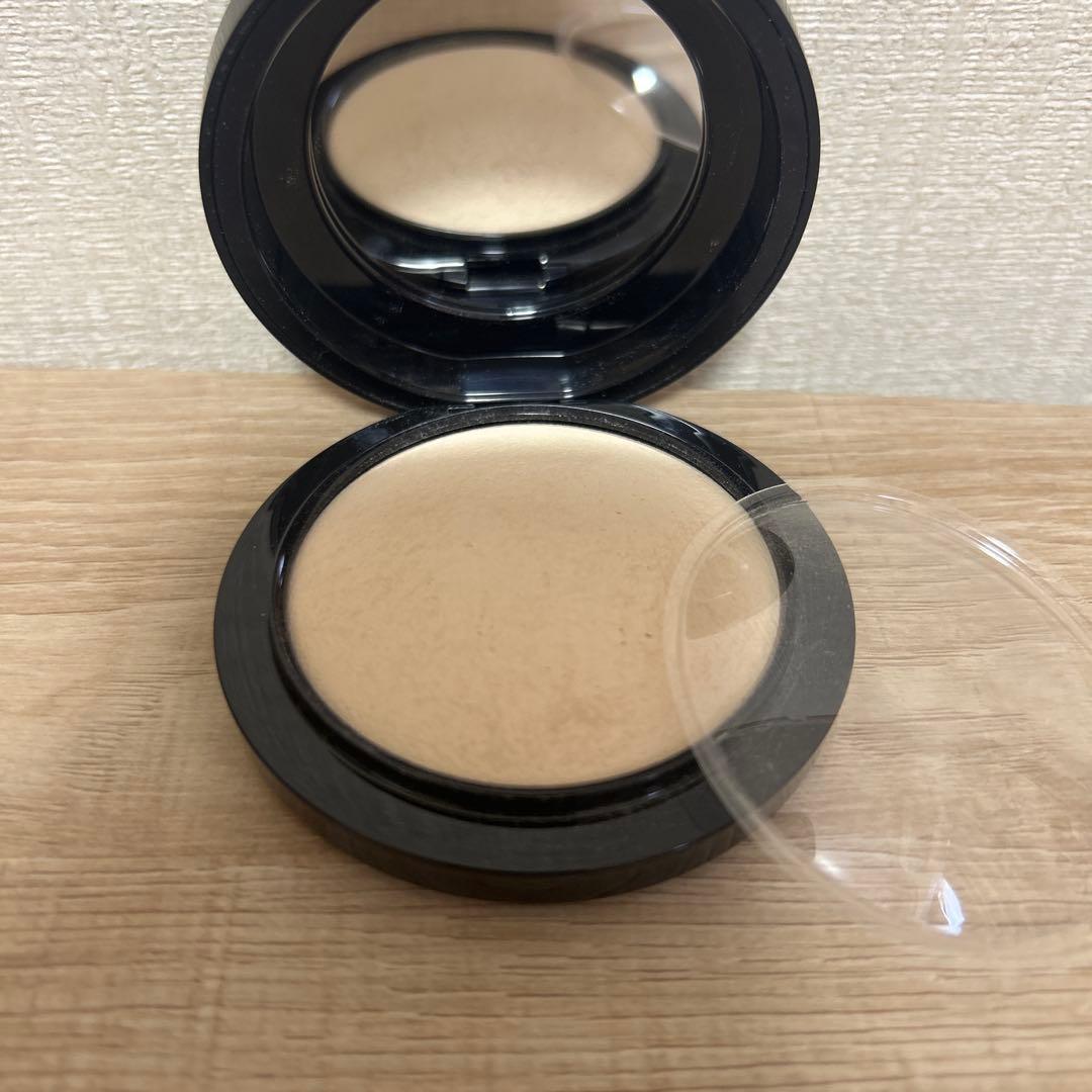 MAC ミネラライズ スキンフィニッシュ ナチュラル　ライト