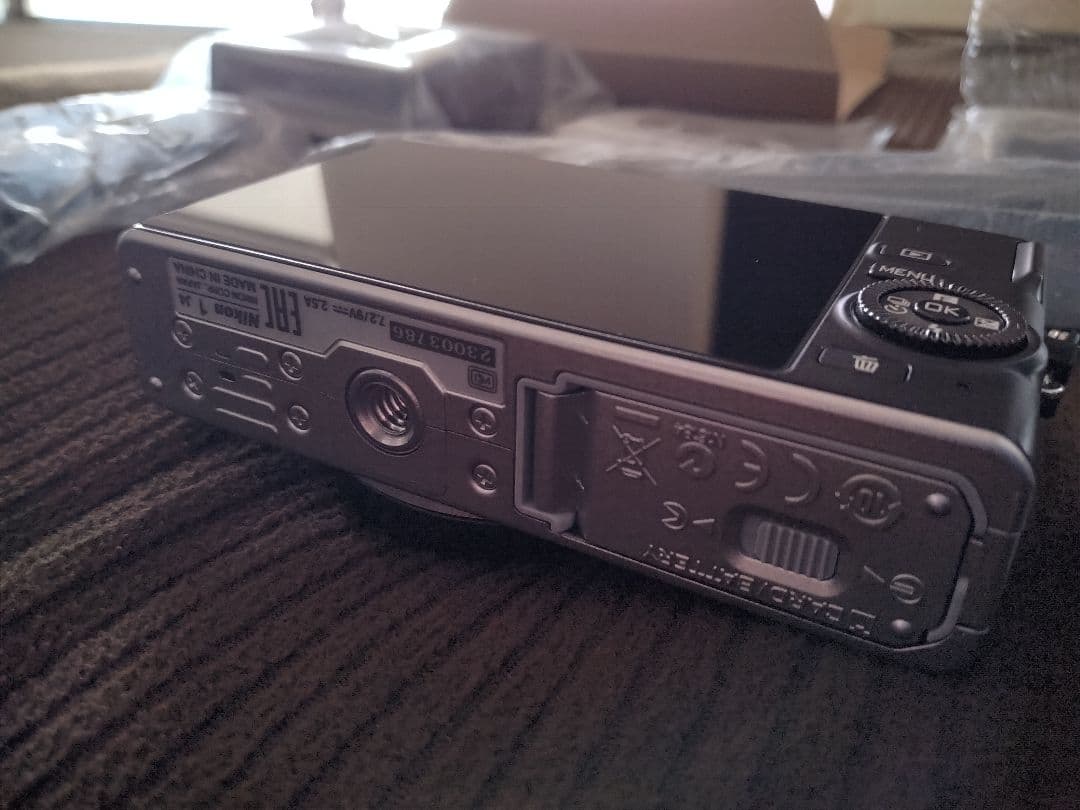 【ほぼ未使用】Nikon 1 J4 MODEL Zoom Lens Kit 純正