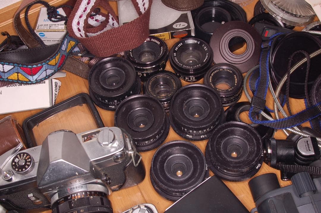 【片付け整理】フィルムカメラ関連ジャンク品ひとまとめ