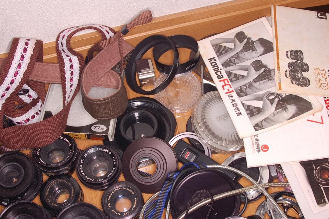 【片付け整理】フィルムカメラ関連ジャンク品ひとまとめ
