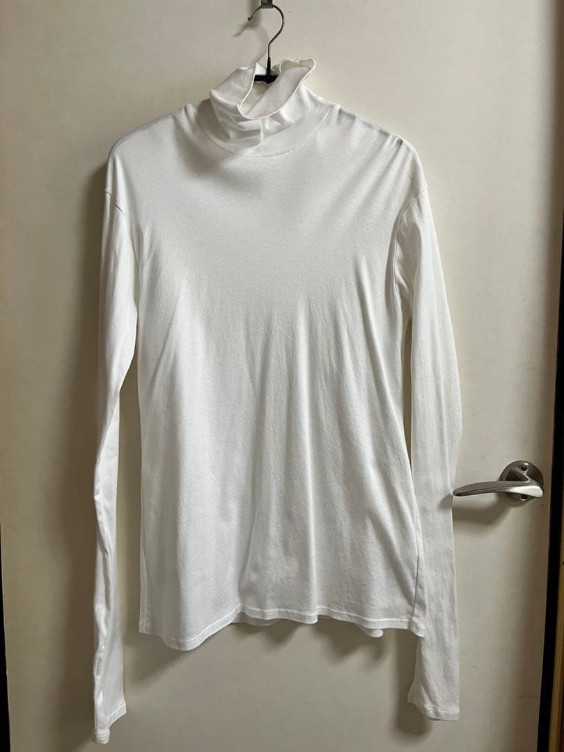 超美品❗️ホワイト ハイネック 長袖カットソー