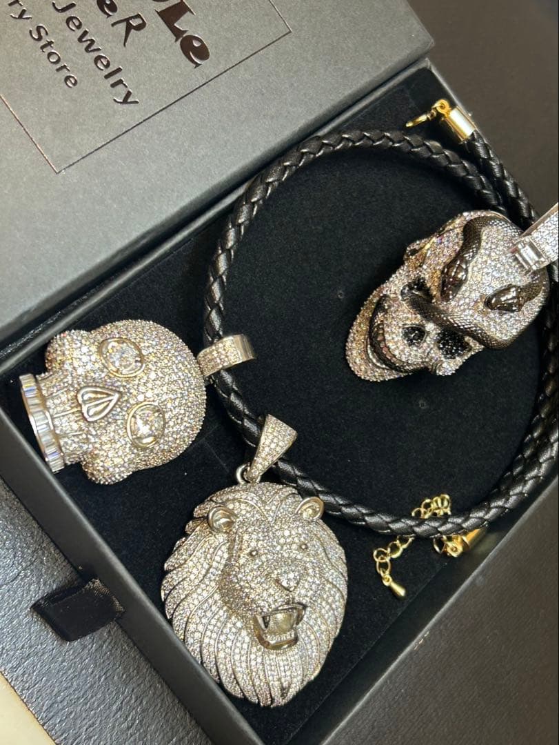 ￼スカル2種＆ライオンキュービック➕レザーネックレスセット　おまけ