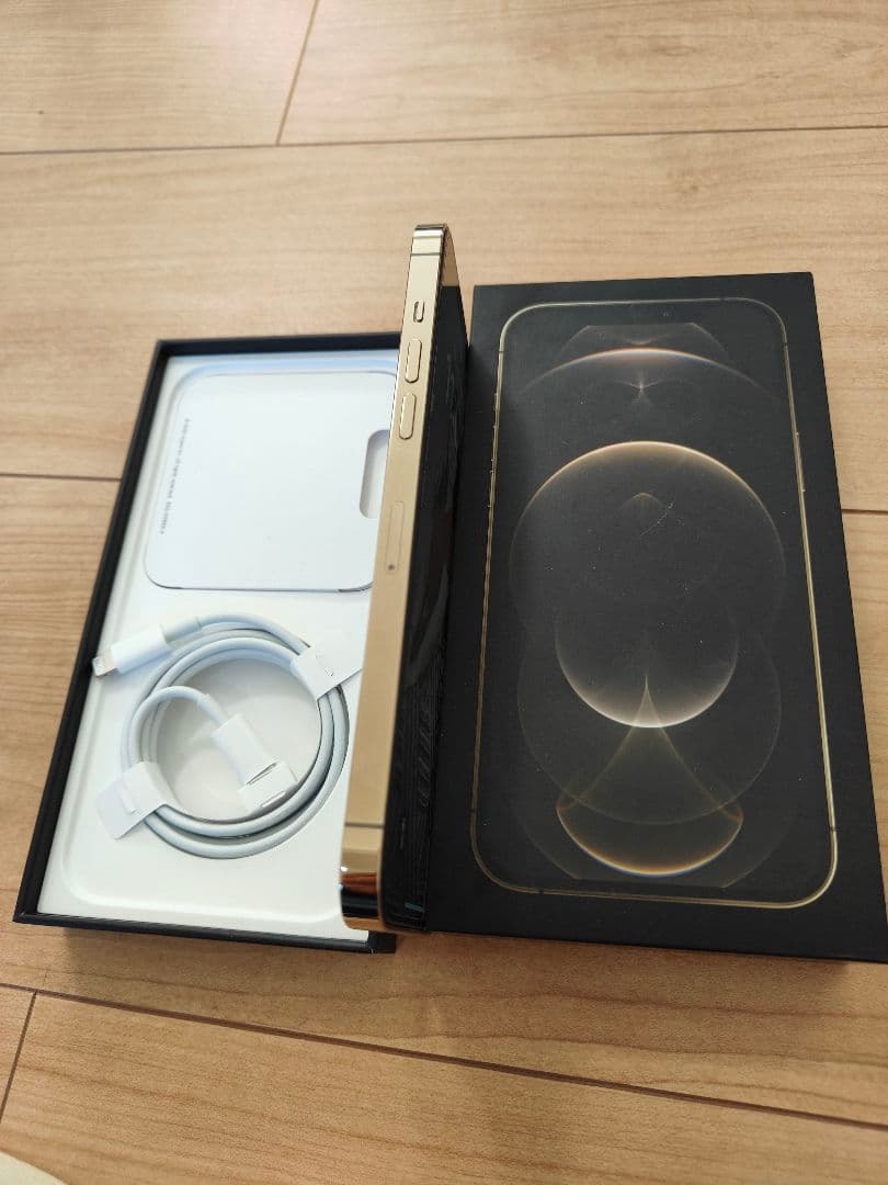 超美品iPhone 12 Pro Maxゴールド本体、元箱付き