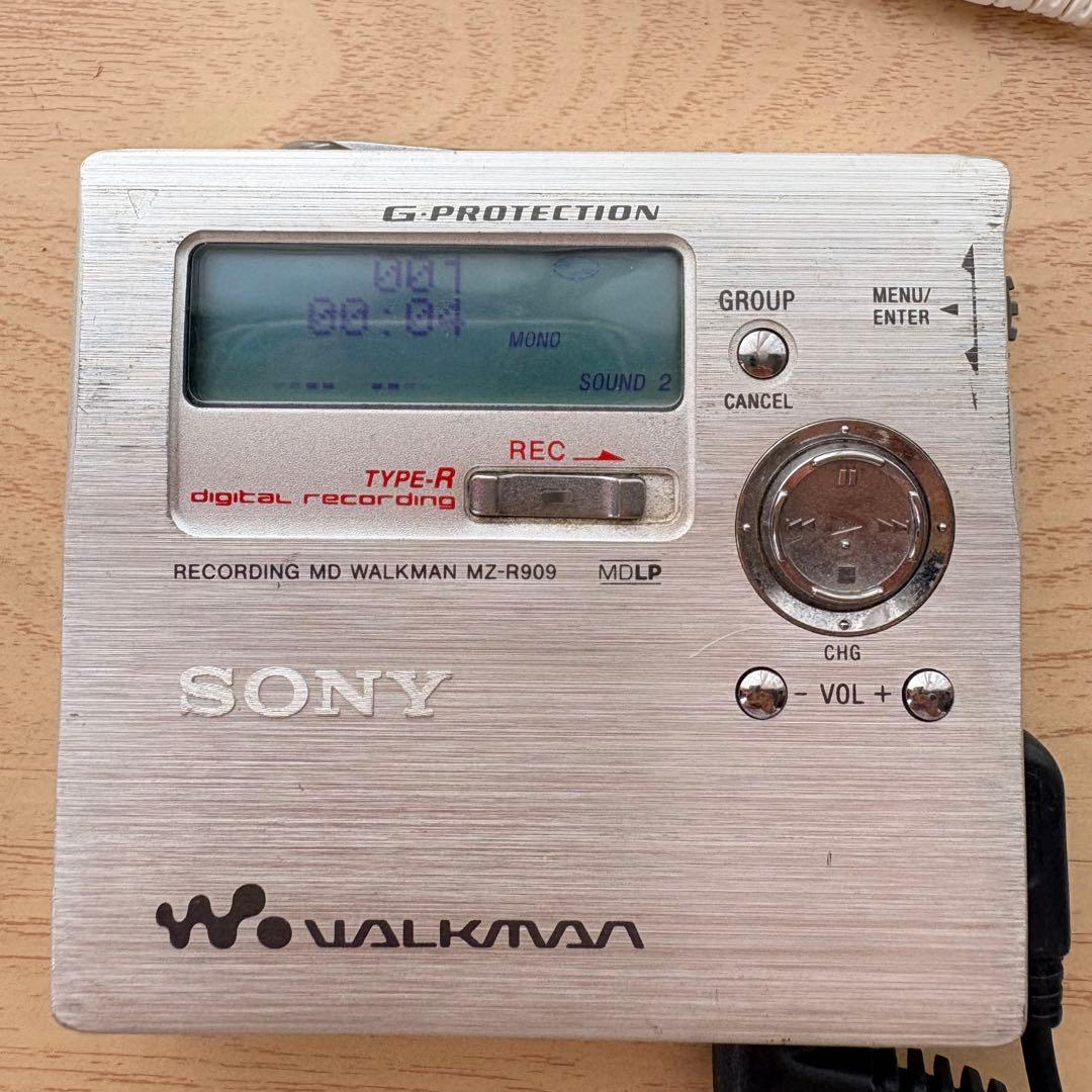 SONY ポータブルMDレコーダー MZ-R909 シルバー　ジャンク