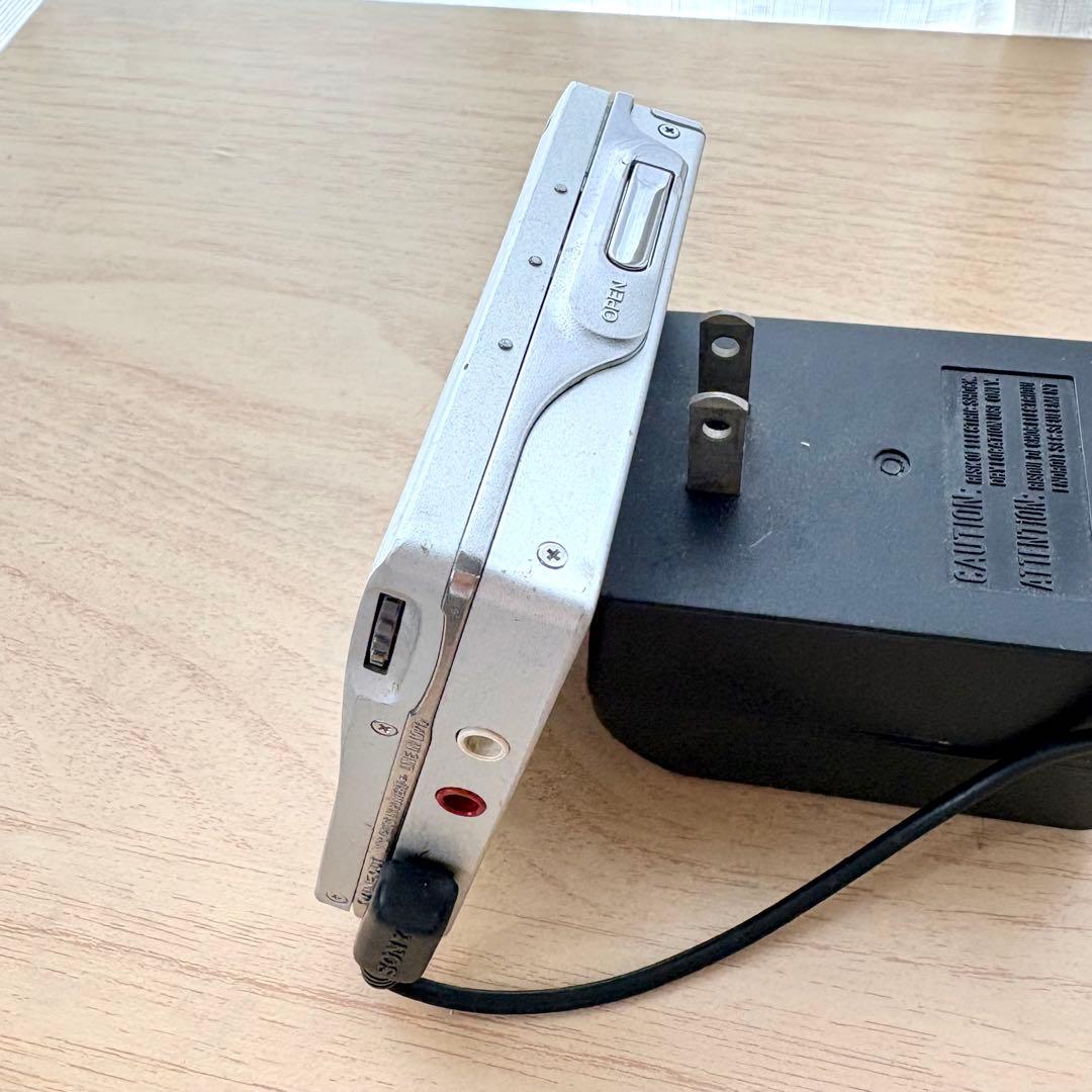 SONY ポータブルMDレコーダー MZ-R909 シルバー　ジャンク