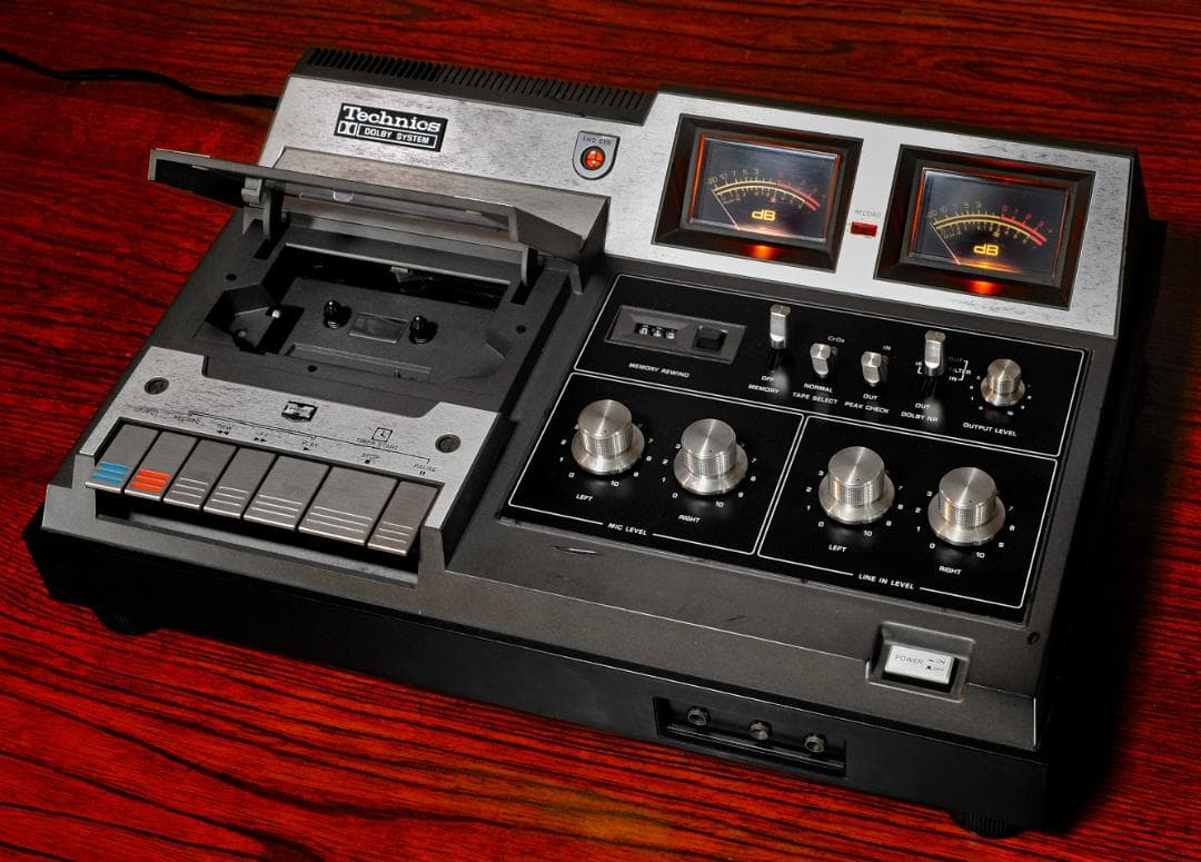 ★Technics STEREO CASSETTE DECK RS-640U　♪