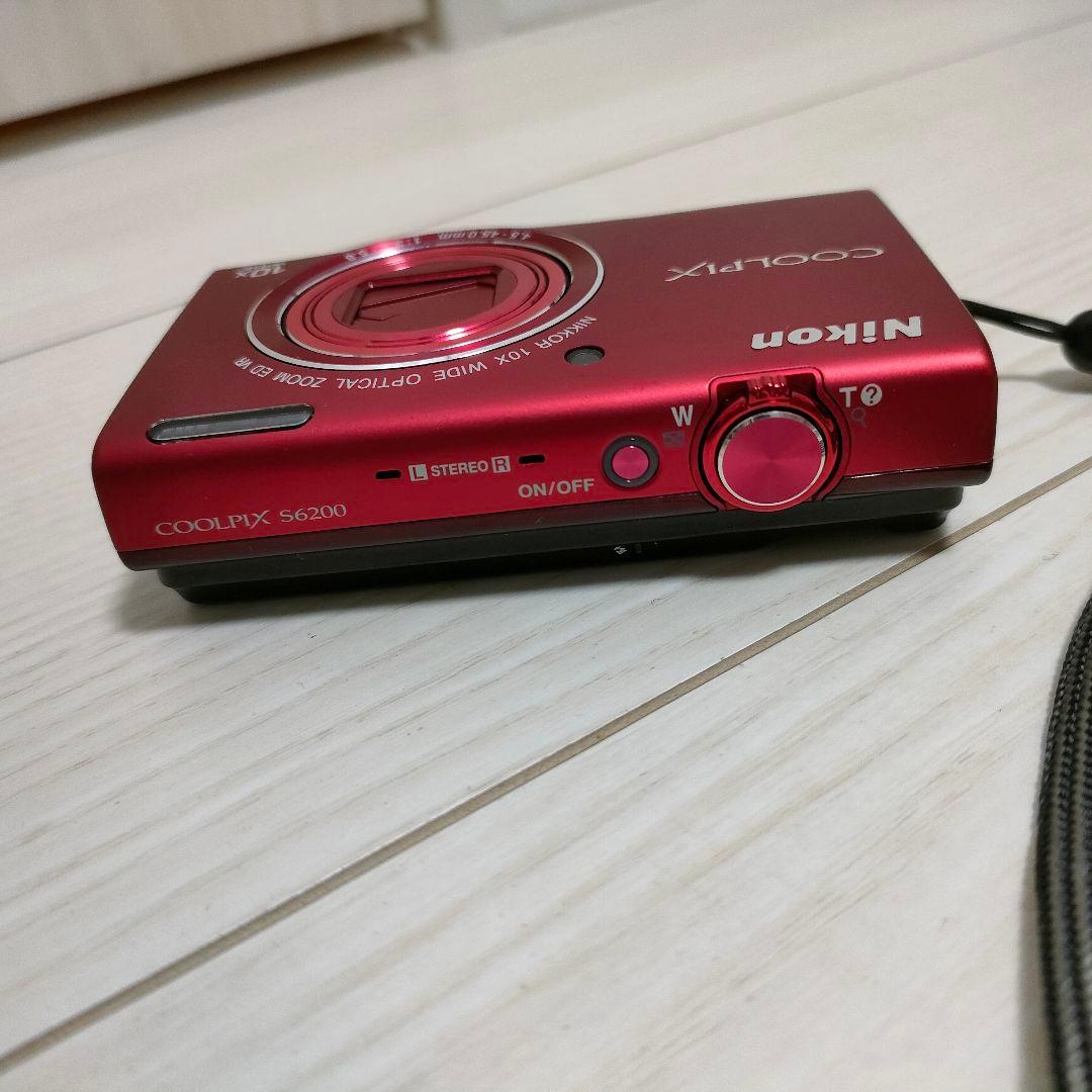 動作確認済Nikon COOLPIX S6200レッド コンパクトデジタルカメラ
