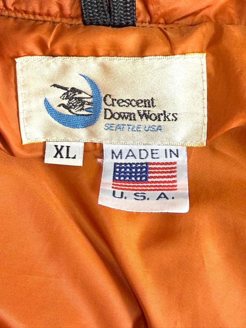 クレセントダウンワークス　フーデッドダウンベスト