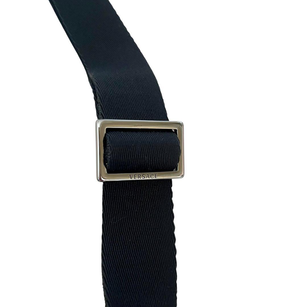 人気　ヴェルサーチ　ショルダーバッグ　斜めがけ　チェック　ブラック　黒　メンズ