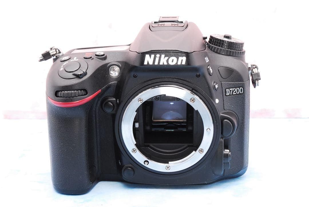ニコン D7200☆一眼レフカメラ☆バッテリーグリップ付☆超望遠付Wレンズ