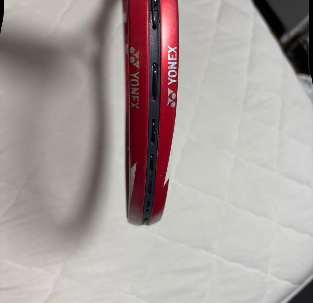YONEX ボルトレイジ 7V クレナイ