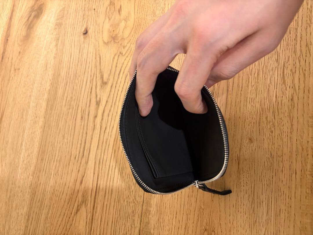 【美品】アーツアンドサイエンス　Zip case S ブラック　レザー　財布