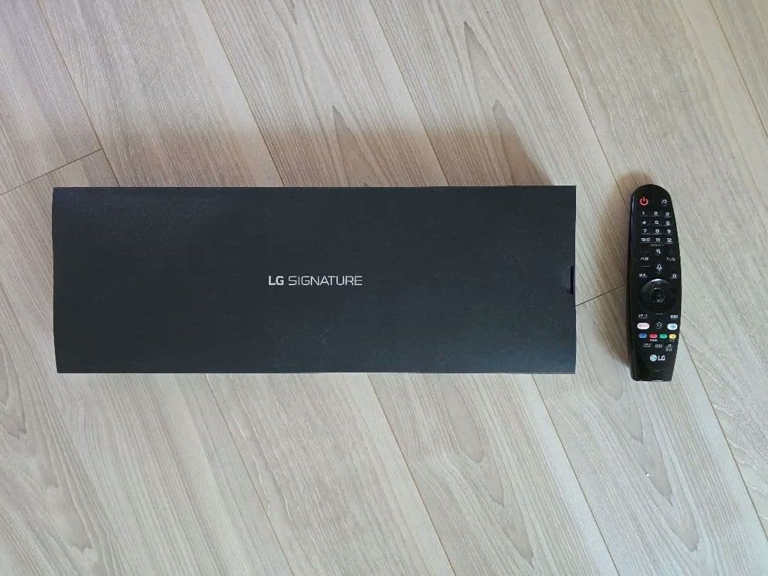 LG SIGNATURE 65インチ 壁がけ有機ELテレビ