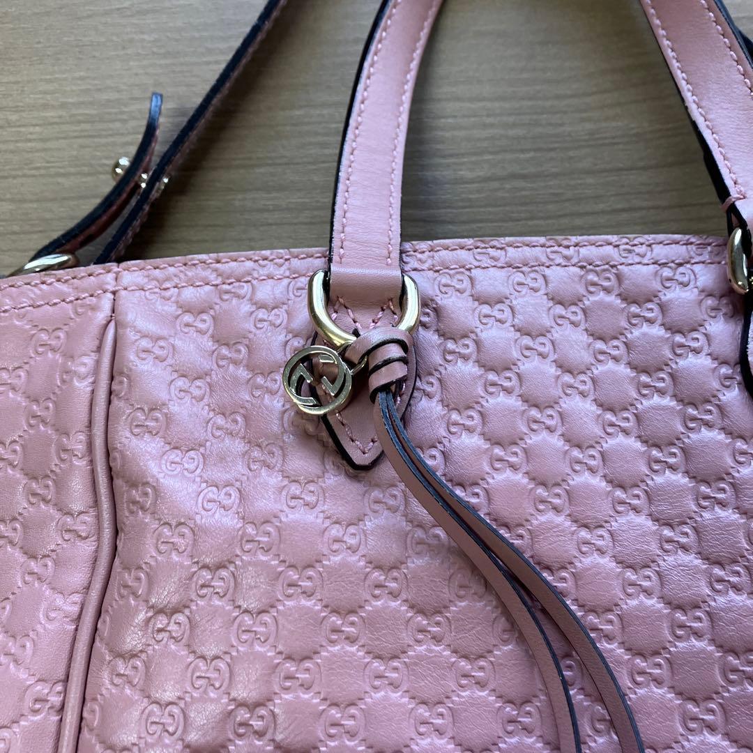 GUCCI ピンクレザーショルダーバッグ
