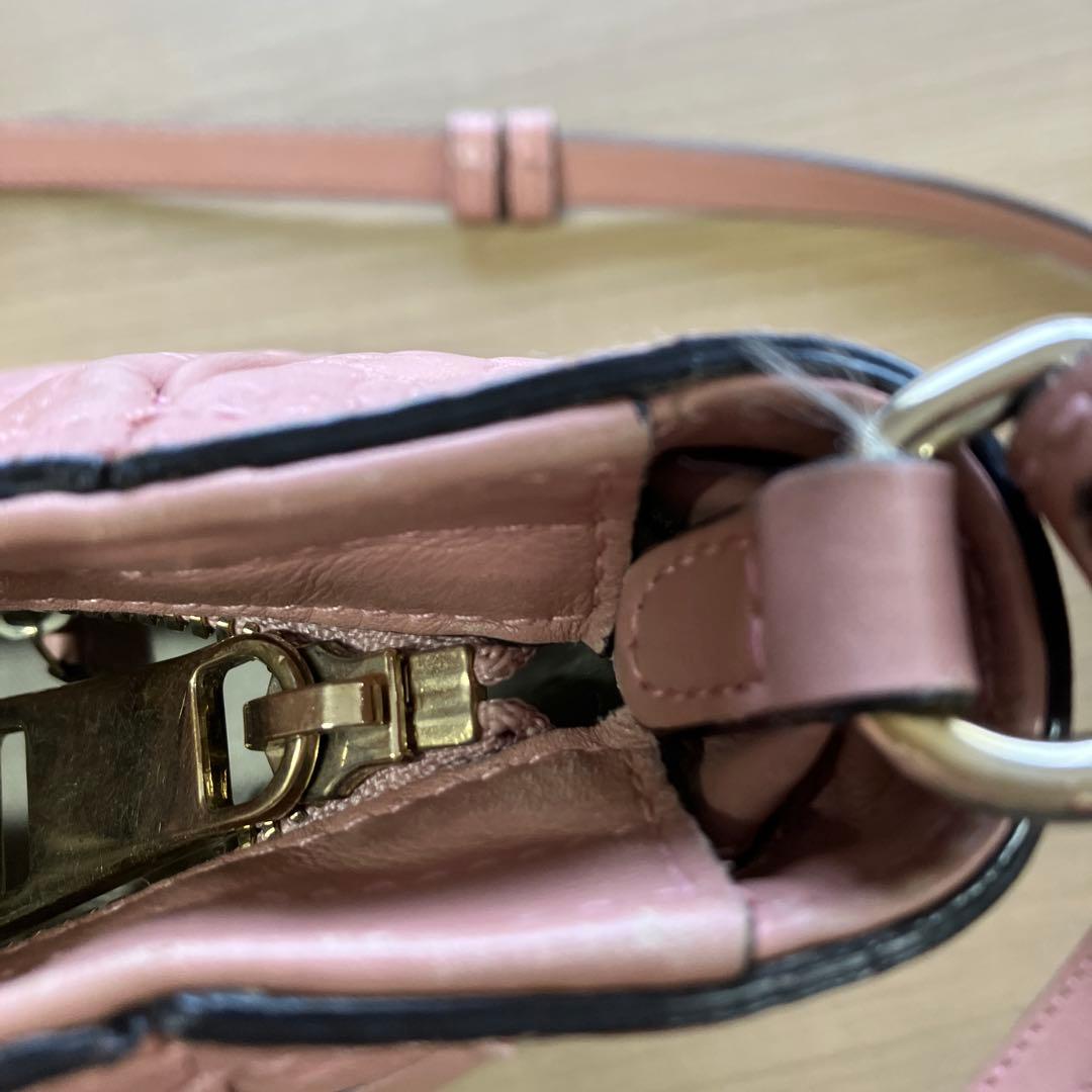 GUCCI ピンクレザーショルダーバッグ