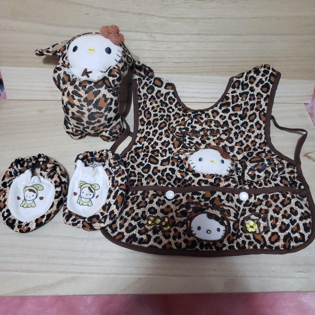 ハローキティ ヒョウ柄スタイとラトルセット