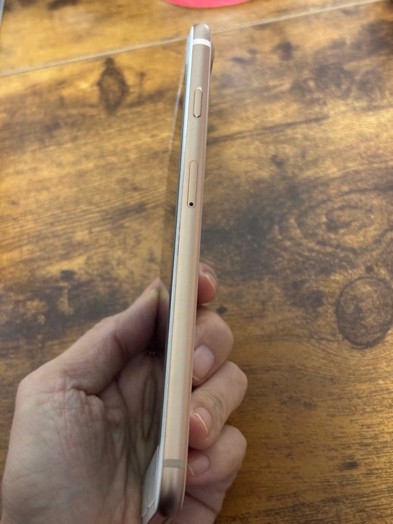 【nobita 】iPhone 8 Plus ゴールド 64GB