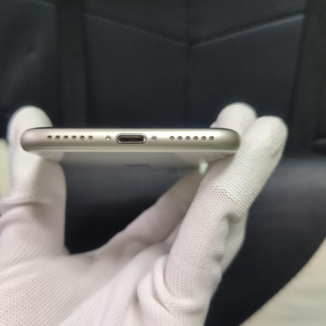 72 iphone　SE　第3世代　64gb　SIMフリー　白　スマホ　アップル