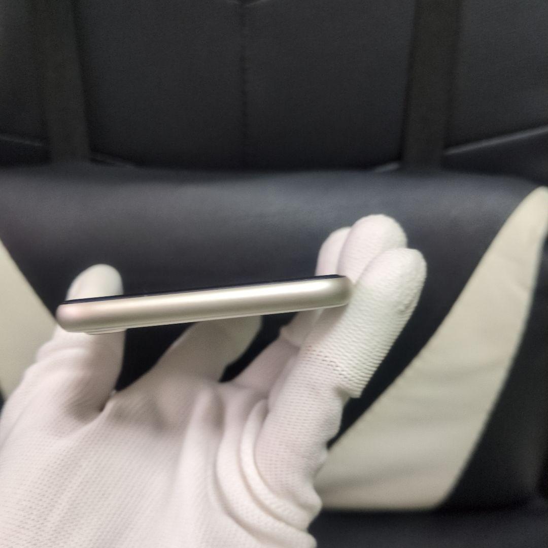 72 iphone　SE　第3世代　64gb　SIMフリー　白　スマホ　アップル