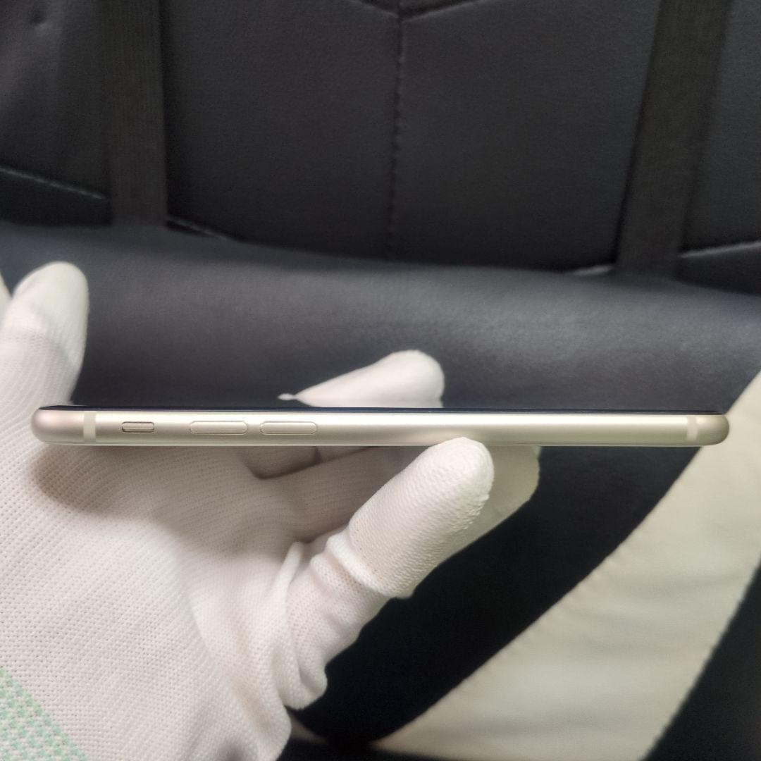 72 iphone　SE　第3世代　64gb　SIMフリー　白　スマホ　アップル