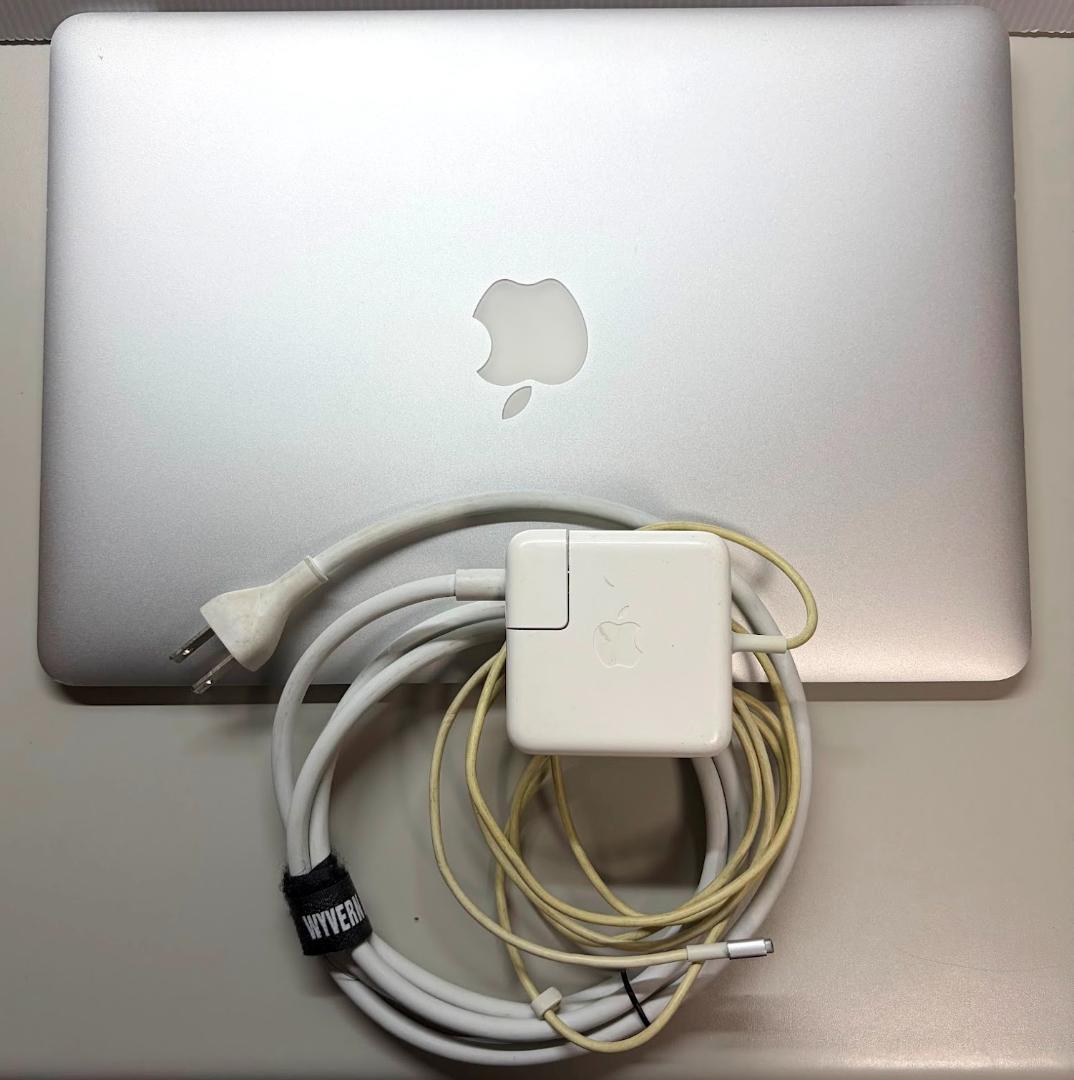 美品　Apple MacBook Air A1466 Core-i5