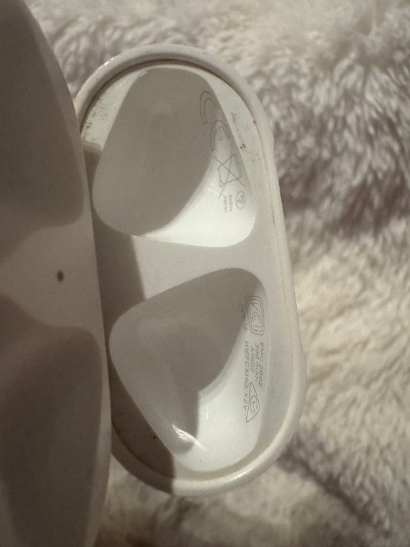 AirPods 第2世代 充電ケース付き