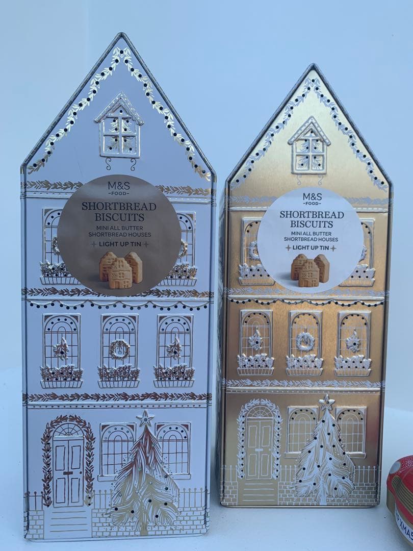 M&S クリスマス限定　ビスケット入 ライトアップ缶 金&ホワイトセット