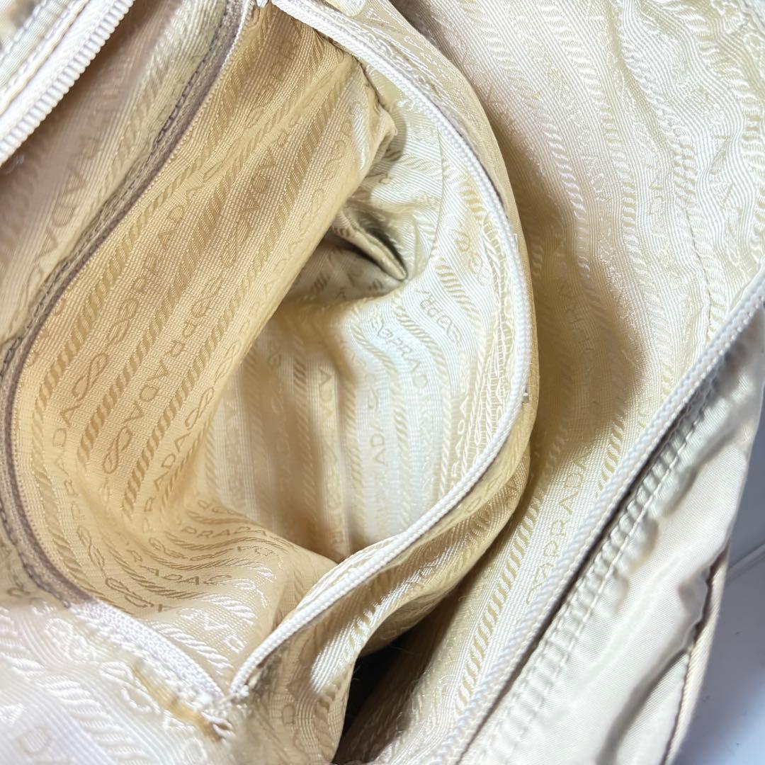 PRADA ショルダーバッグナイロンベージュギャランティカードロゴプレート