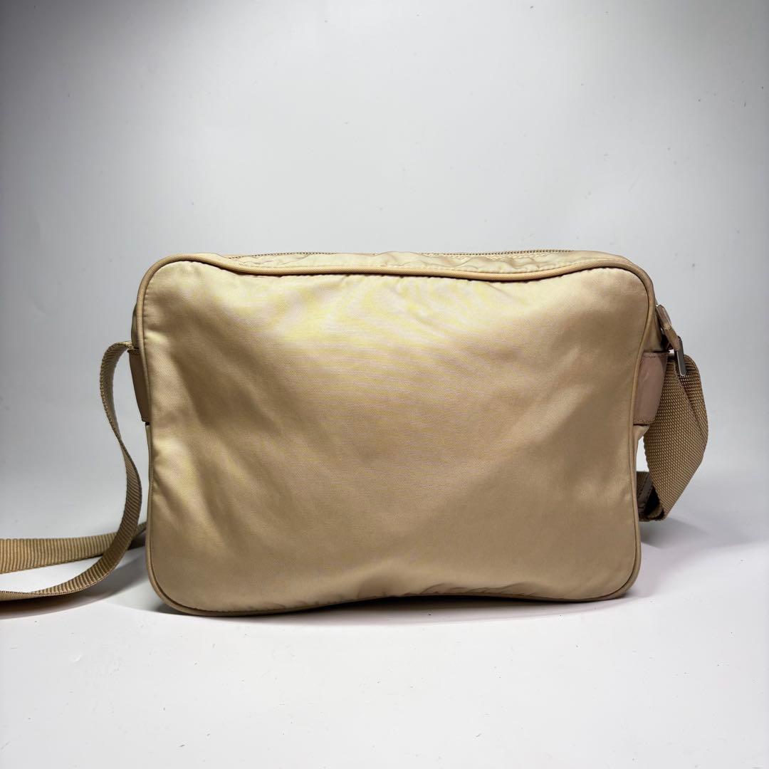 PRADA ショルダーバッグナイロンベージュギャランティカードロゴプレート