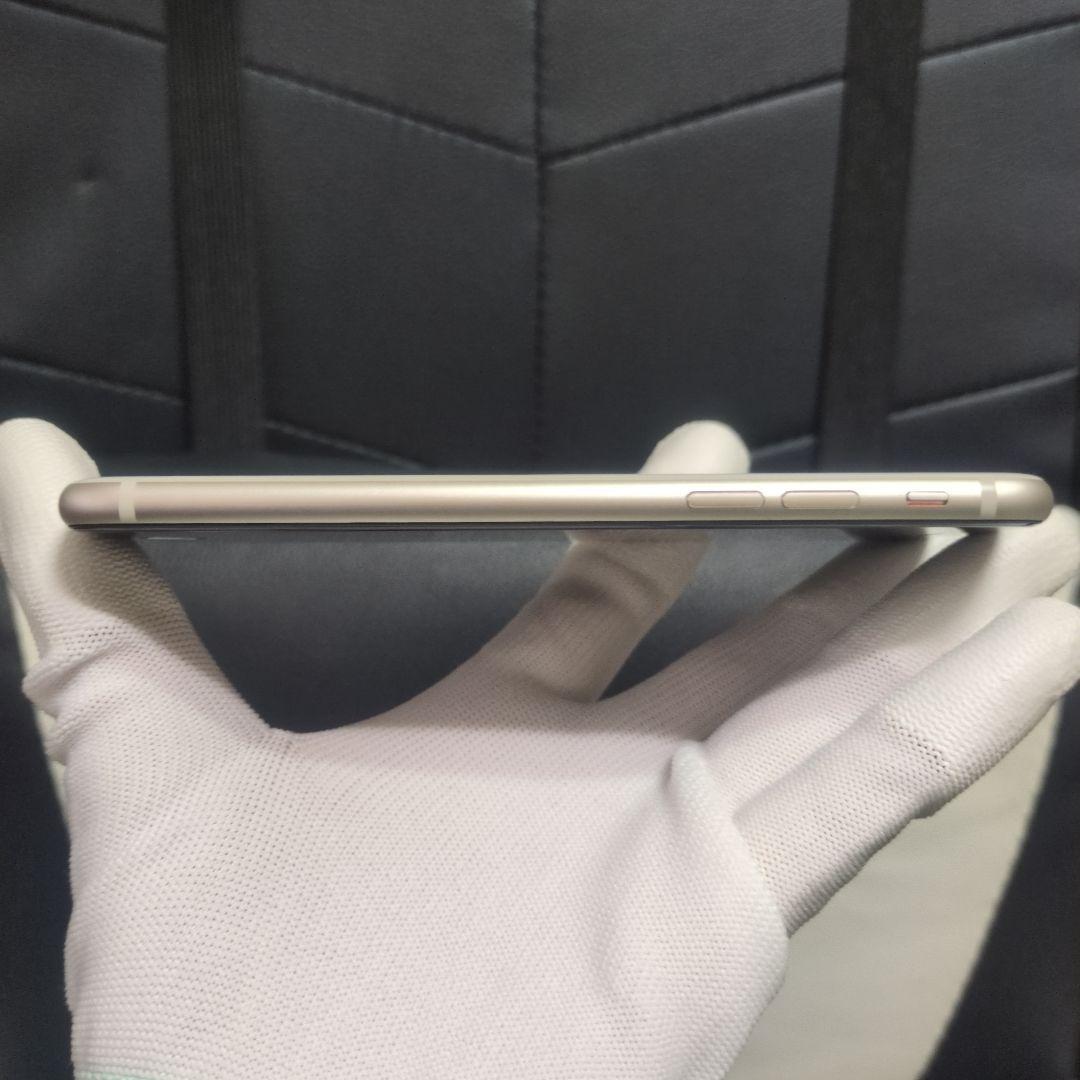 73　iPhone　se3 第3世代　64gb SIMフリー　白　ホワイト