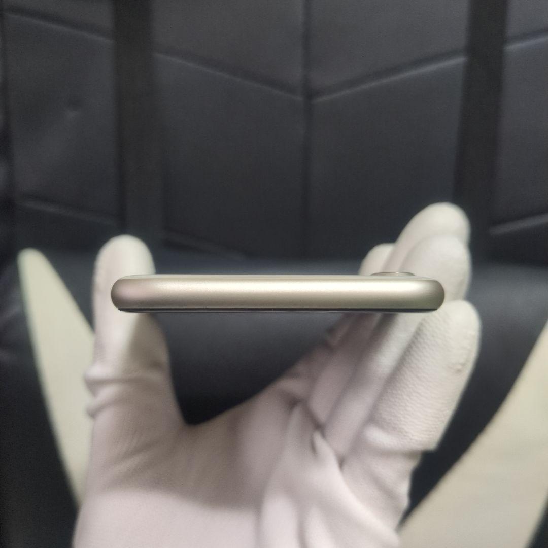 73　iPhone　se3 第3世代　64gb SIMフリー　白　ホワイト