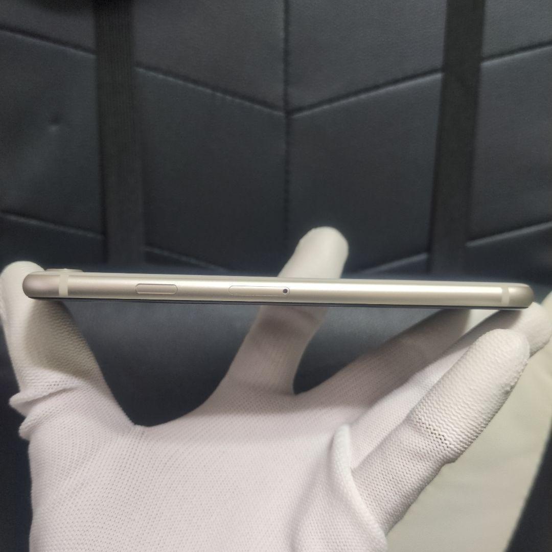 73　iPhone　se3 第3世代　64gb SIMフリー　白　ホワイト