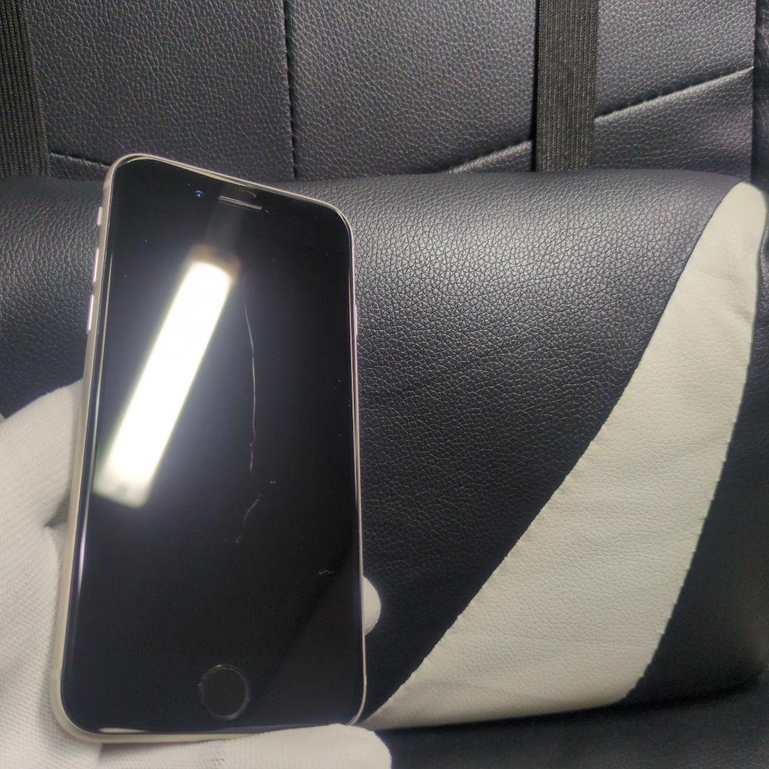 73　iPhone　se3 第3世代　64gb SIMフリー　白　ホワイト