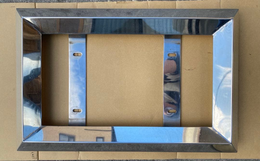 大型トラック用ナンバー枠 ステンレス50ミリ角おこし