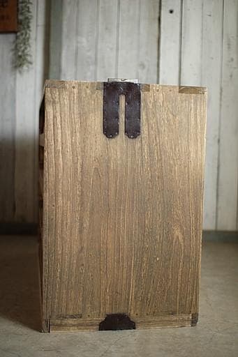 古い木製の引き出し4段　食器棚　キャビネット　古家具　古民家