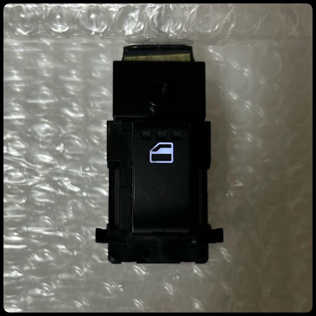 M-955　LA600タント、LA700ウェイク等　PWスイッチ（ 白 ）3点