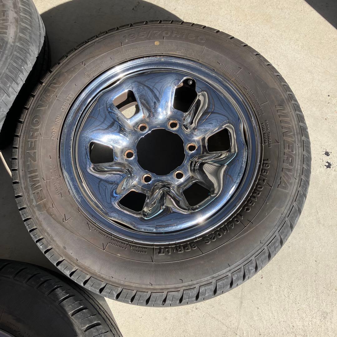 トヨタ純正メッキホイール　ハイラックス　ハイエースなどに