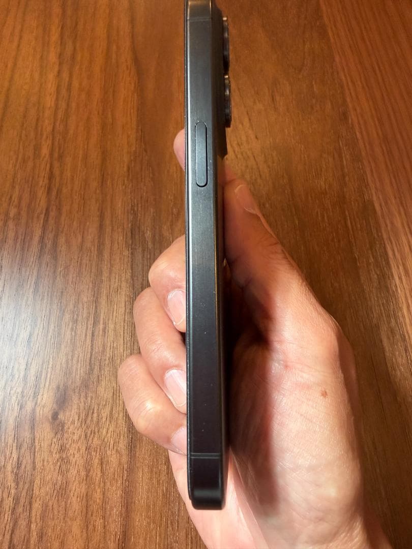 【美品】iPhone 15 Pro 256GB SIMフリー｜おまけ付