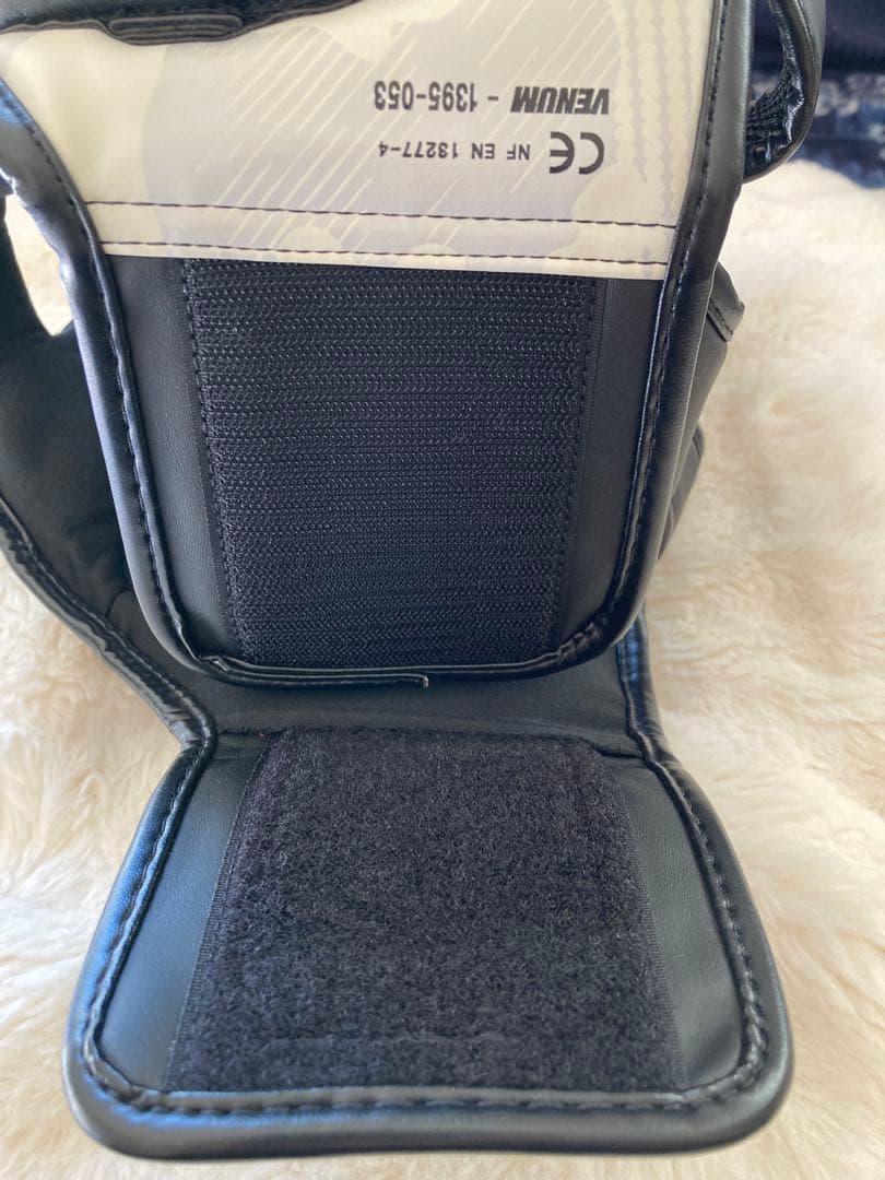 Venum Elite ヘッドギア - ホワイト/カモ　Mサイズ