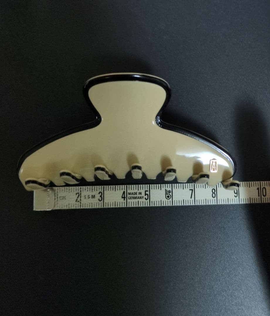 新品未使用品　Alexandre de Paris ベージュ ヘアクリップ