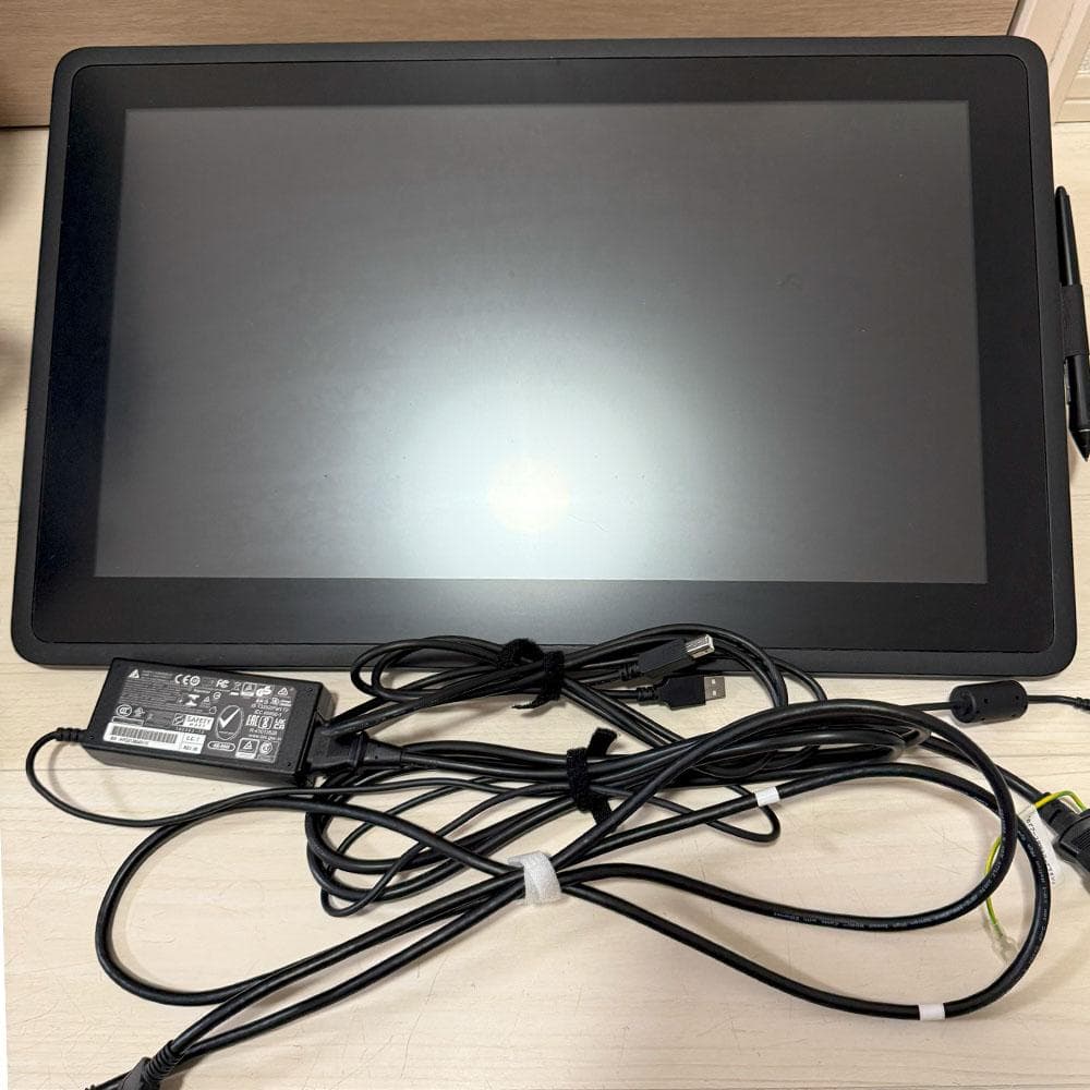 Wacom Cintiq 22本体（2021年製 液晶ペンタブレット）