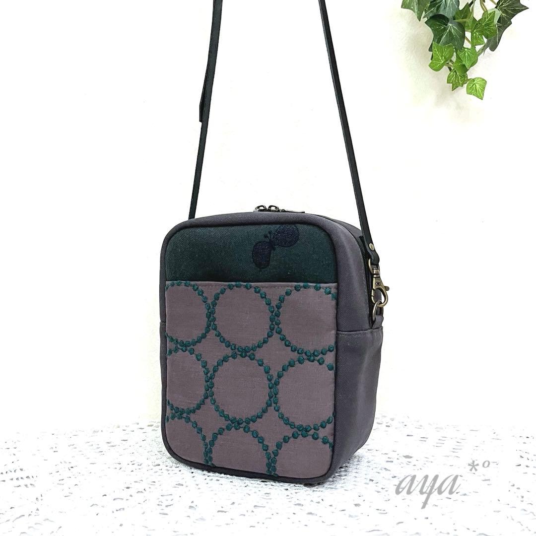 ミナペルホネン　ハンドメイド　四角いミニポシェット