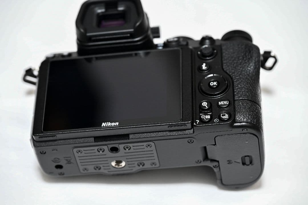 撮影500回以下 Nikon Z 5 ミラーレス一眼カメラ 24-50mmキット