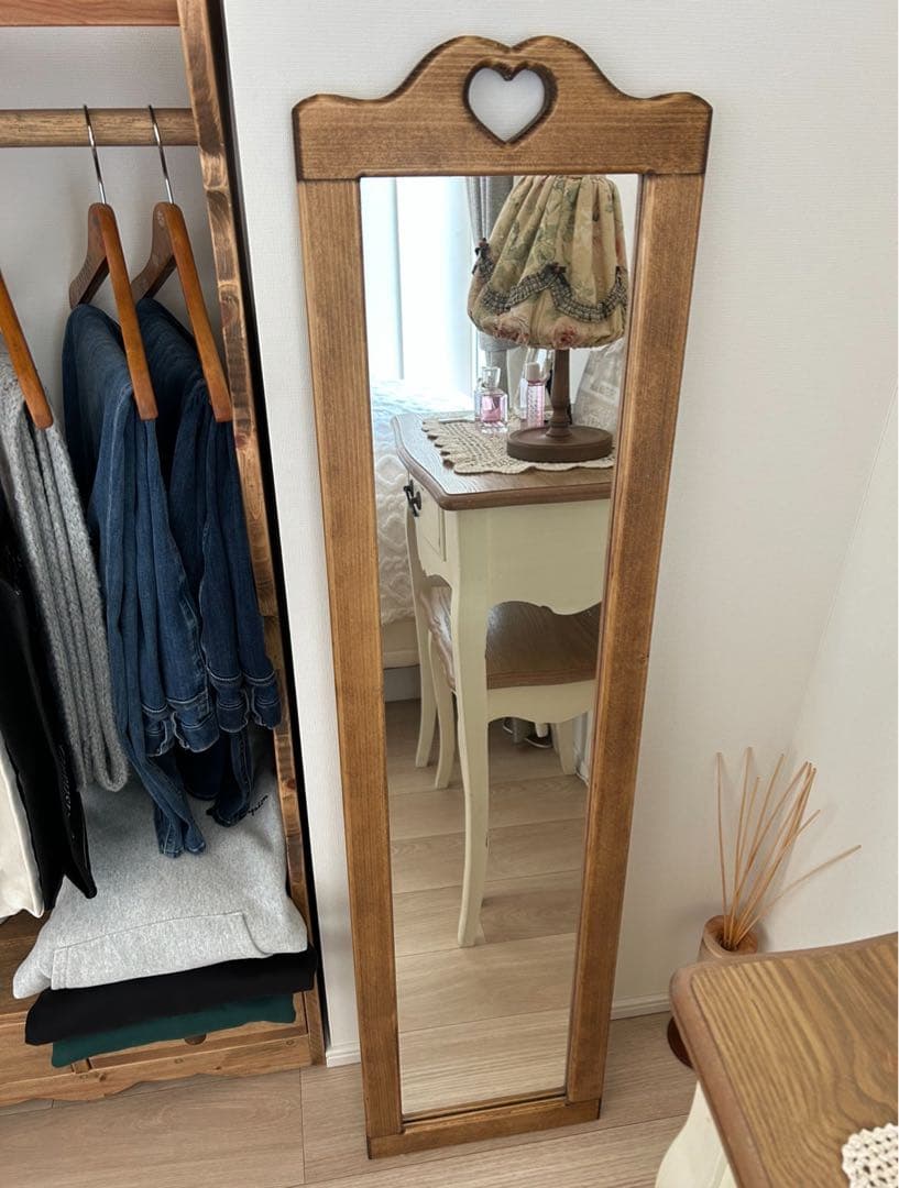 ハート型カントリー木製スタンドミラー
