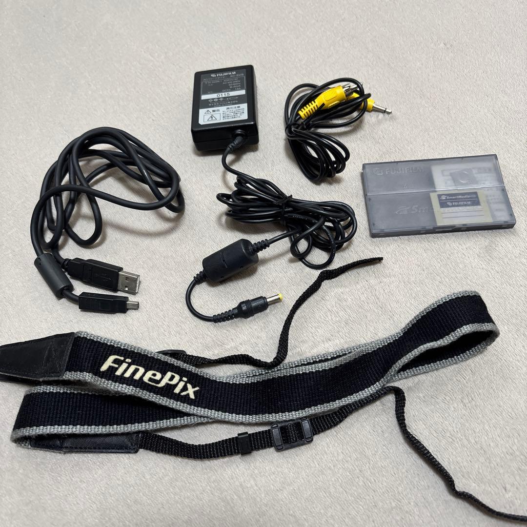 FUJIFILM デジカメ FinePix6900Z