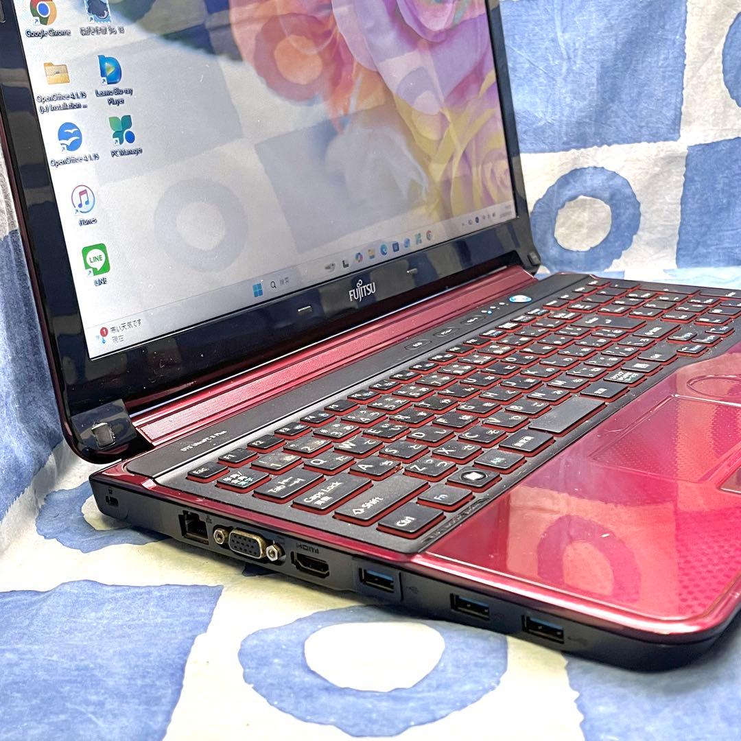 爆速SSD500G☆i7☆大人気赤ノートパソコン♪ブルーレイ&カメラ！Win11