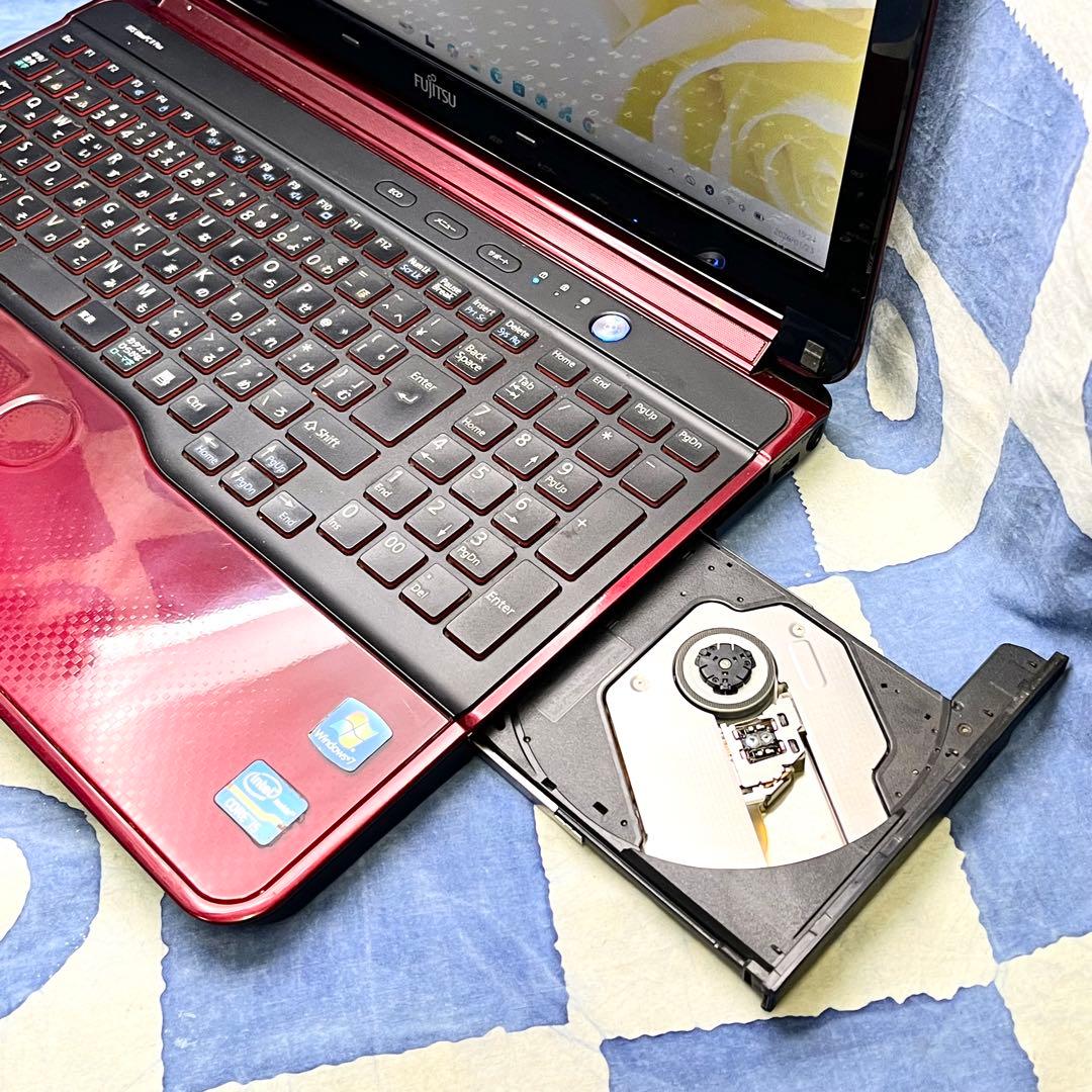 爆速SSD500G☆i7☆大人気赤ノートパソコン♪ブルーレイ&カメラ！Win11