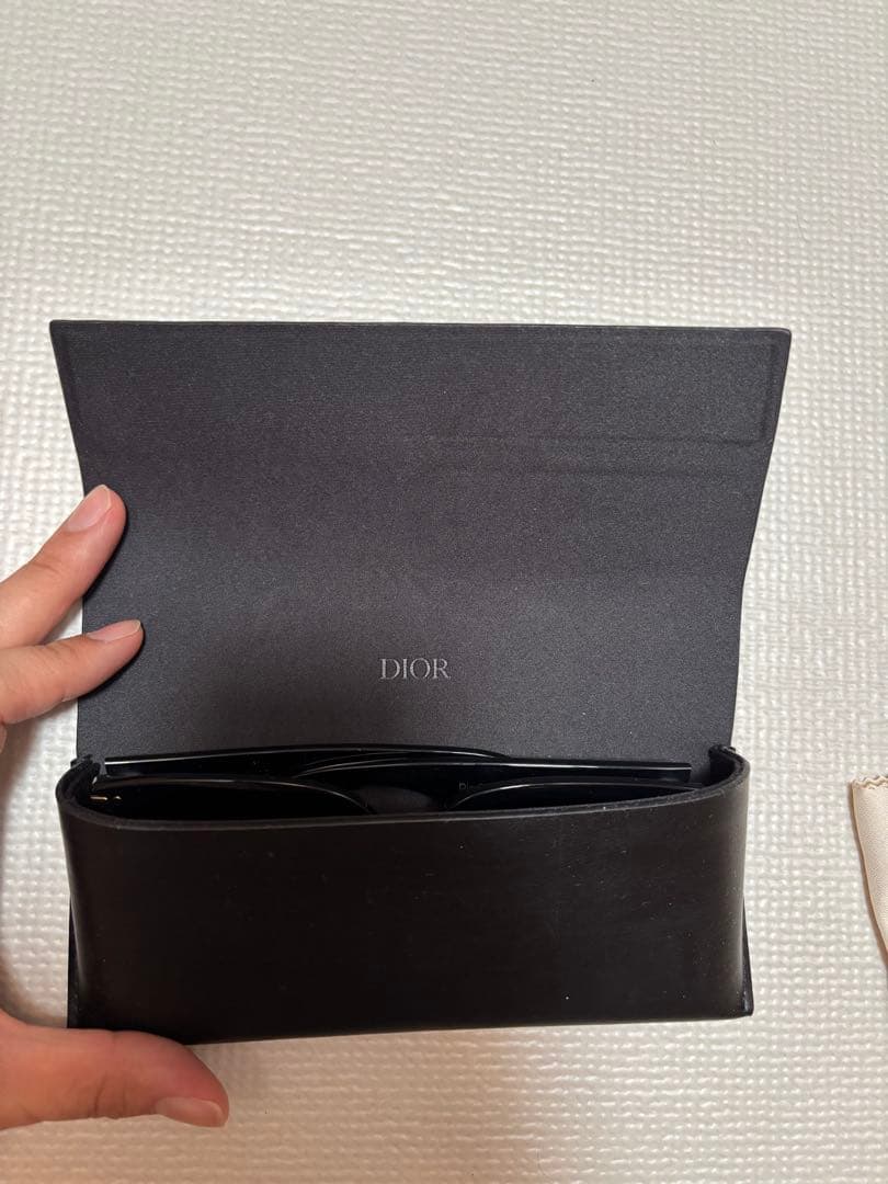 ん　DIOR SIGNATURE サングラス