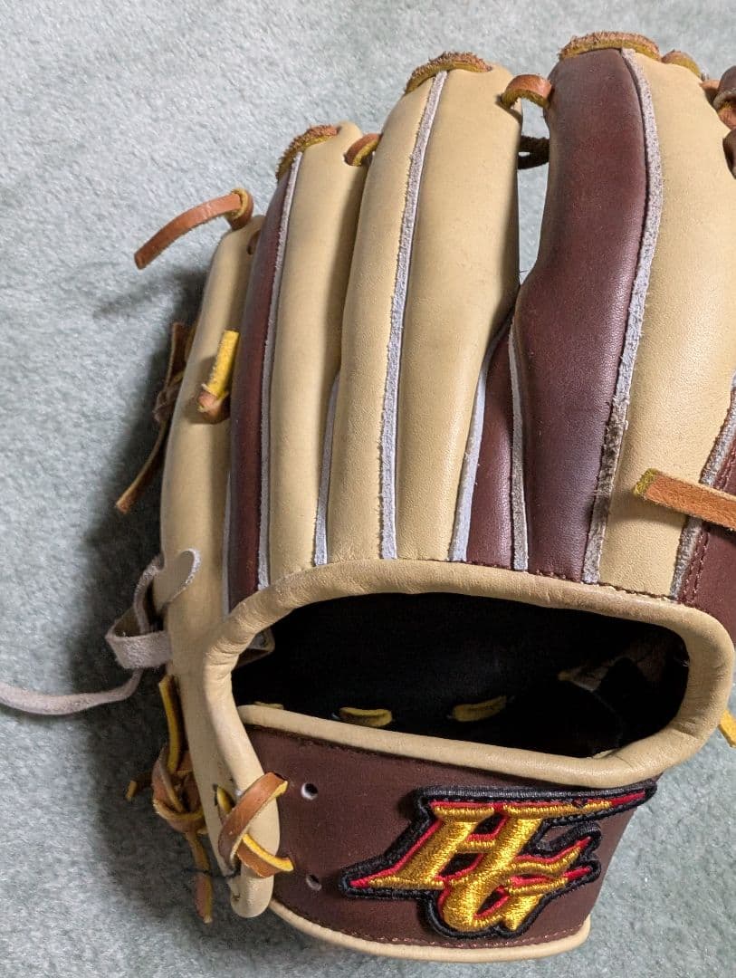 HG 硬式野球用グローブ ベージュとブラウン