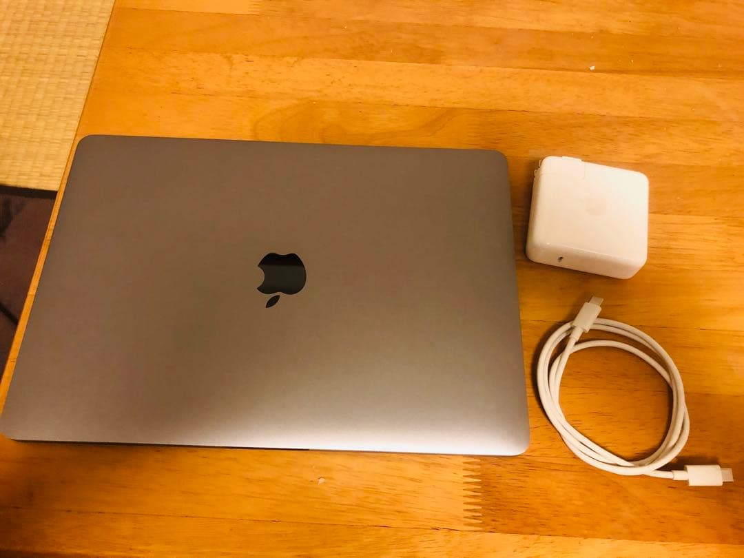 MacBook Pro 2019 13インチ 8GB/128Gb 充放電178回